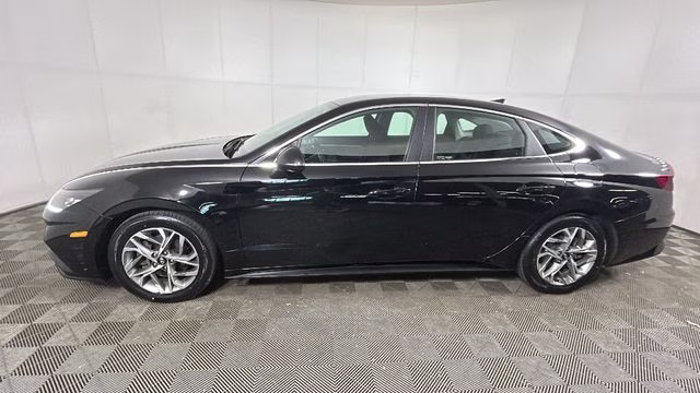 2023 Onyx Black Hyundai Sonata SEL FWD Sedan