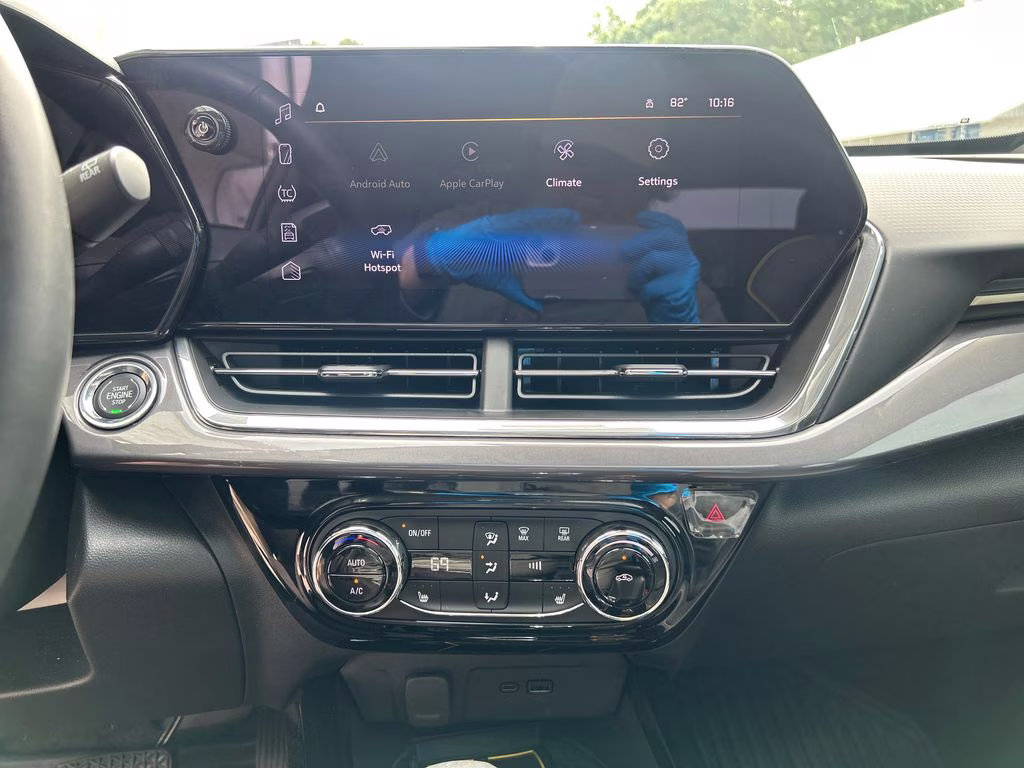 2026 White Sands Chevrolet Trax ACTIV FWD SUV
