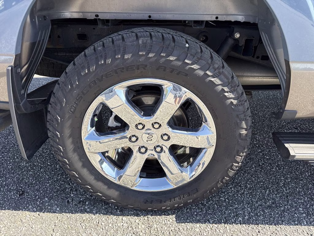 2023 Azure Gray Metallic Tri-Coat Ford F-150 King Ranch 4X4 Truck