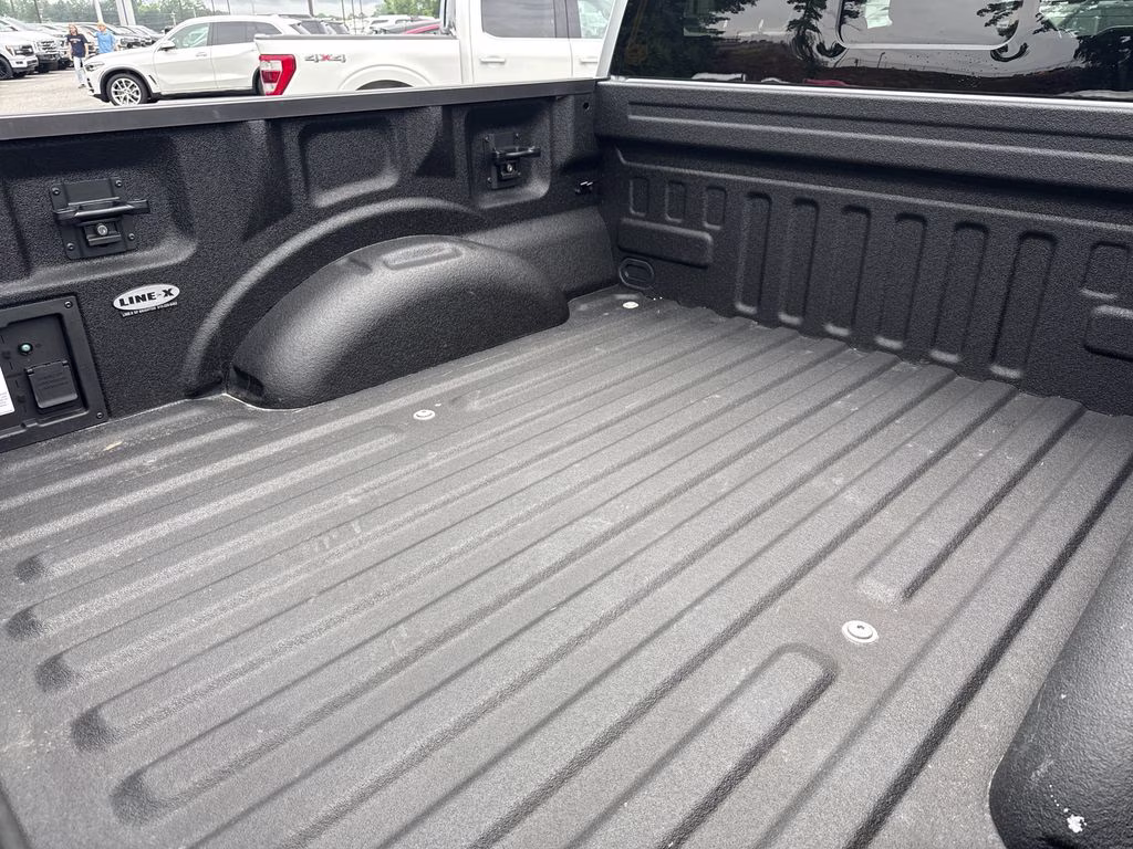 2023 Silver Metallic Ford F-150 Platinum 4X4 Truck