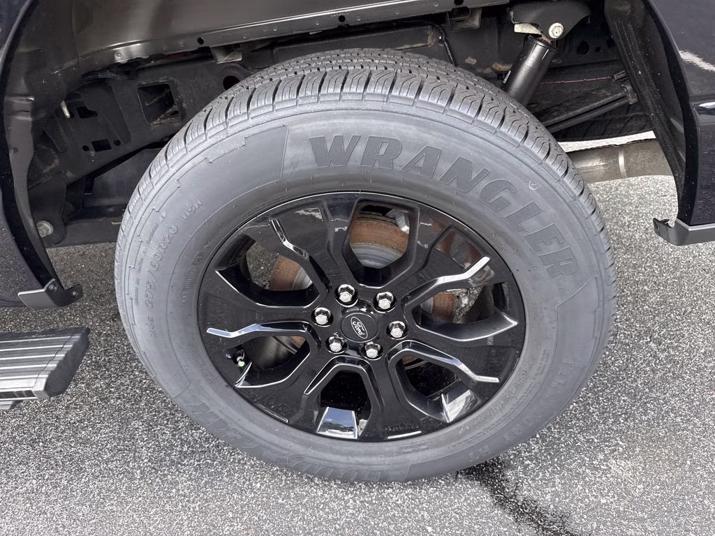 2023 Agate Black Metallic Ford F-150 Platinum 4X4 Truck