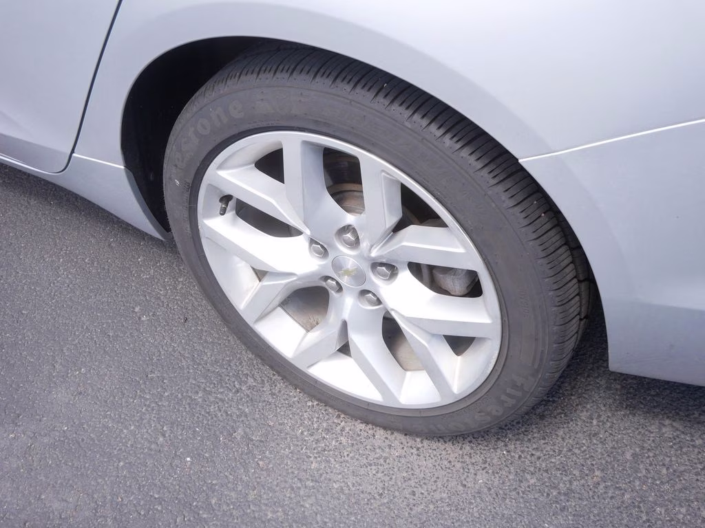 2017 Silver Ice Metallic Chevrolet Impala Premier FWD Sedan