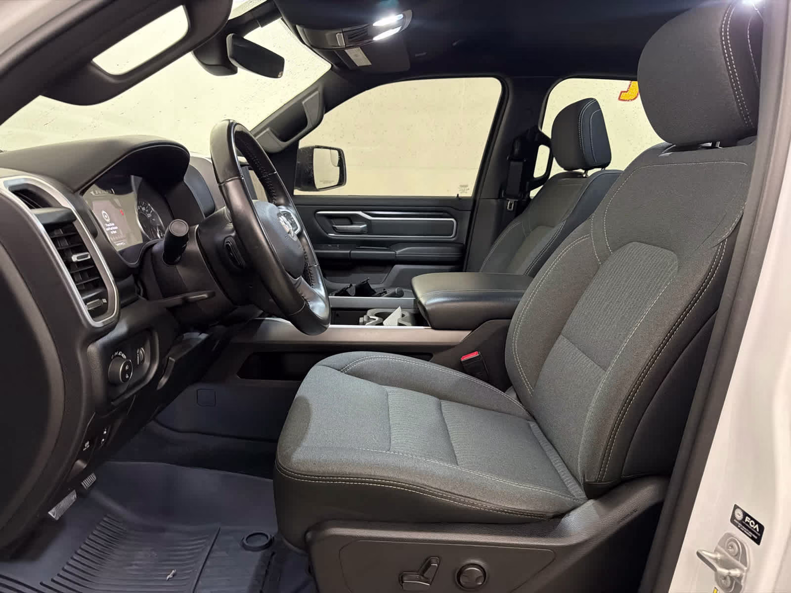2022 Bright White Clearcoat Ram 1500 Big Horn 4X4 Truck