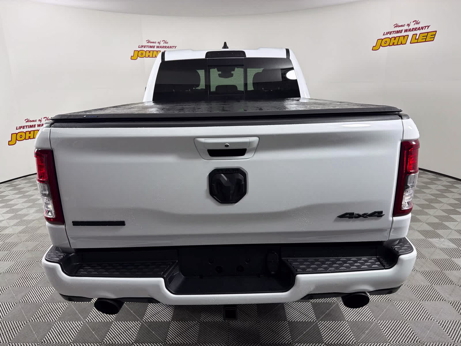 2022 Bright White Clearcoat Ram 1500 Big Horn 4X4 Truck