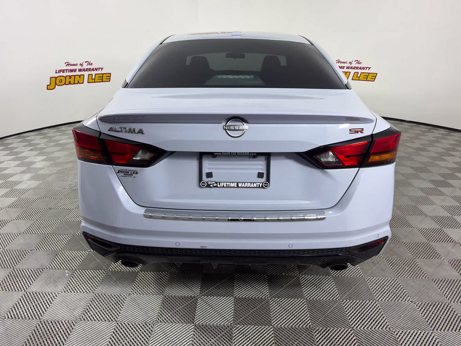 2023 Gray Sky Pearl Nissan Altima 2.5 SR FWD Sedan