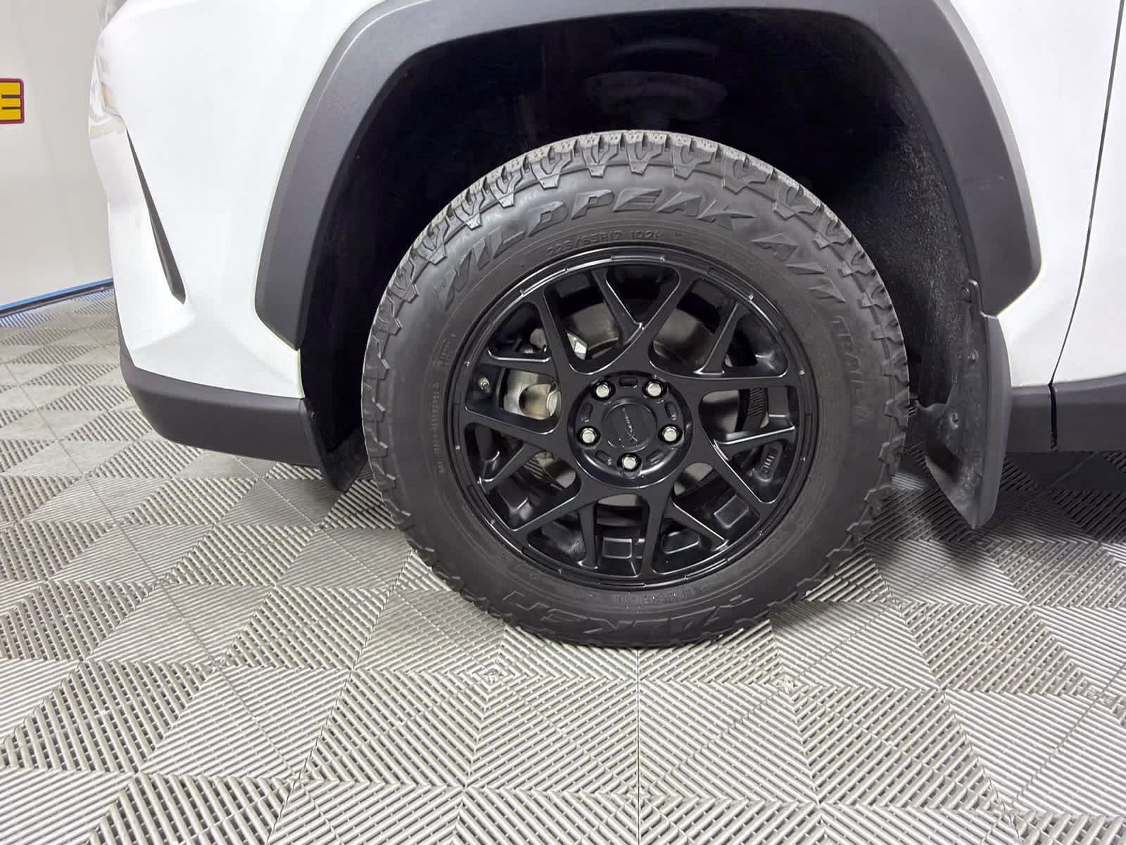 2024 Ice Cap Toyota RAV4 XLE FWD SUV