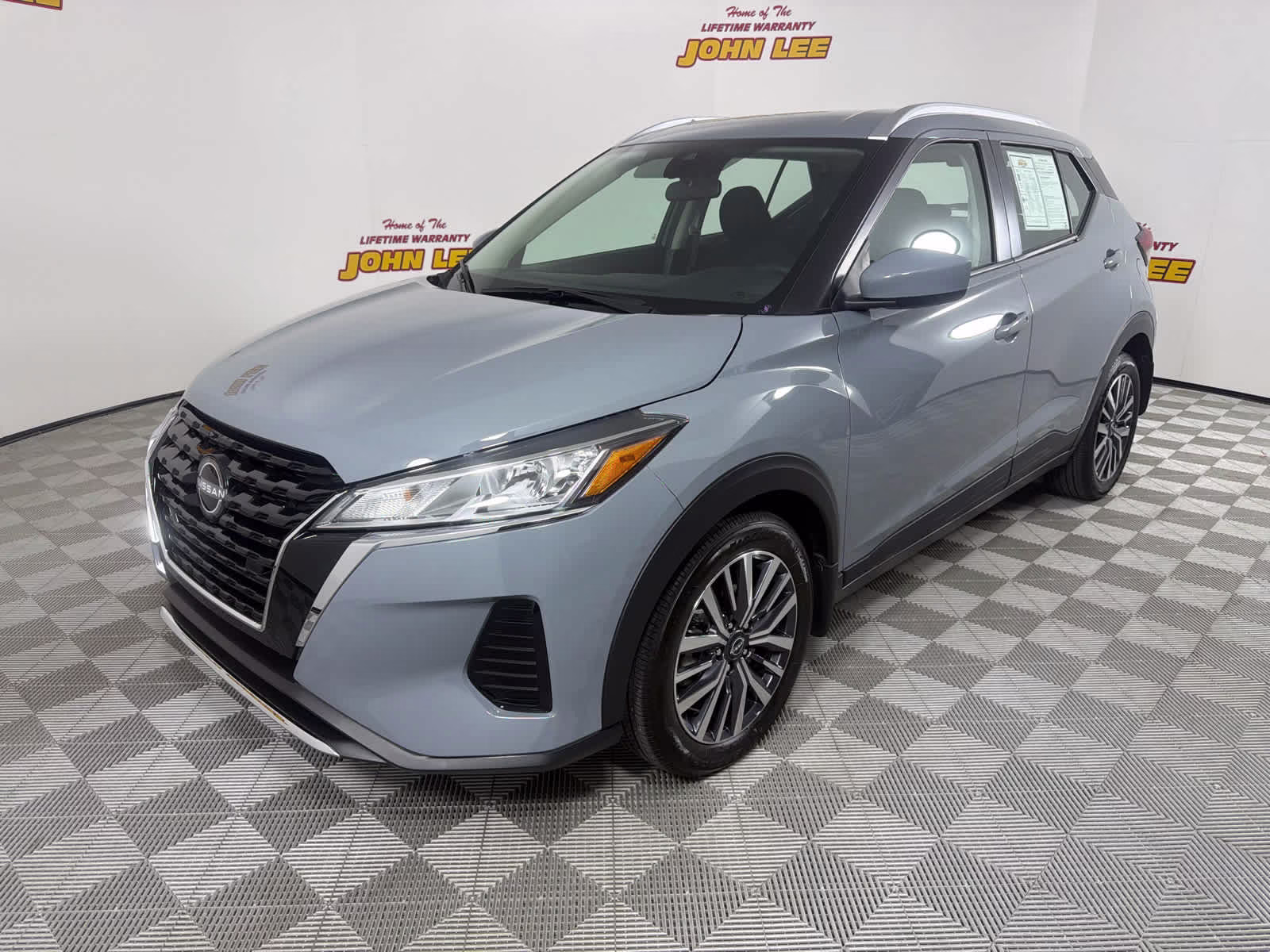 2024 Boulder Gray Pearl Nissan Kicks SV FWD SUV