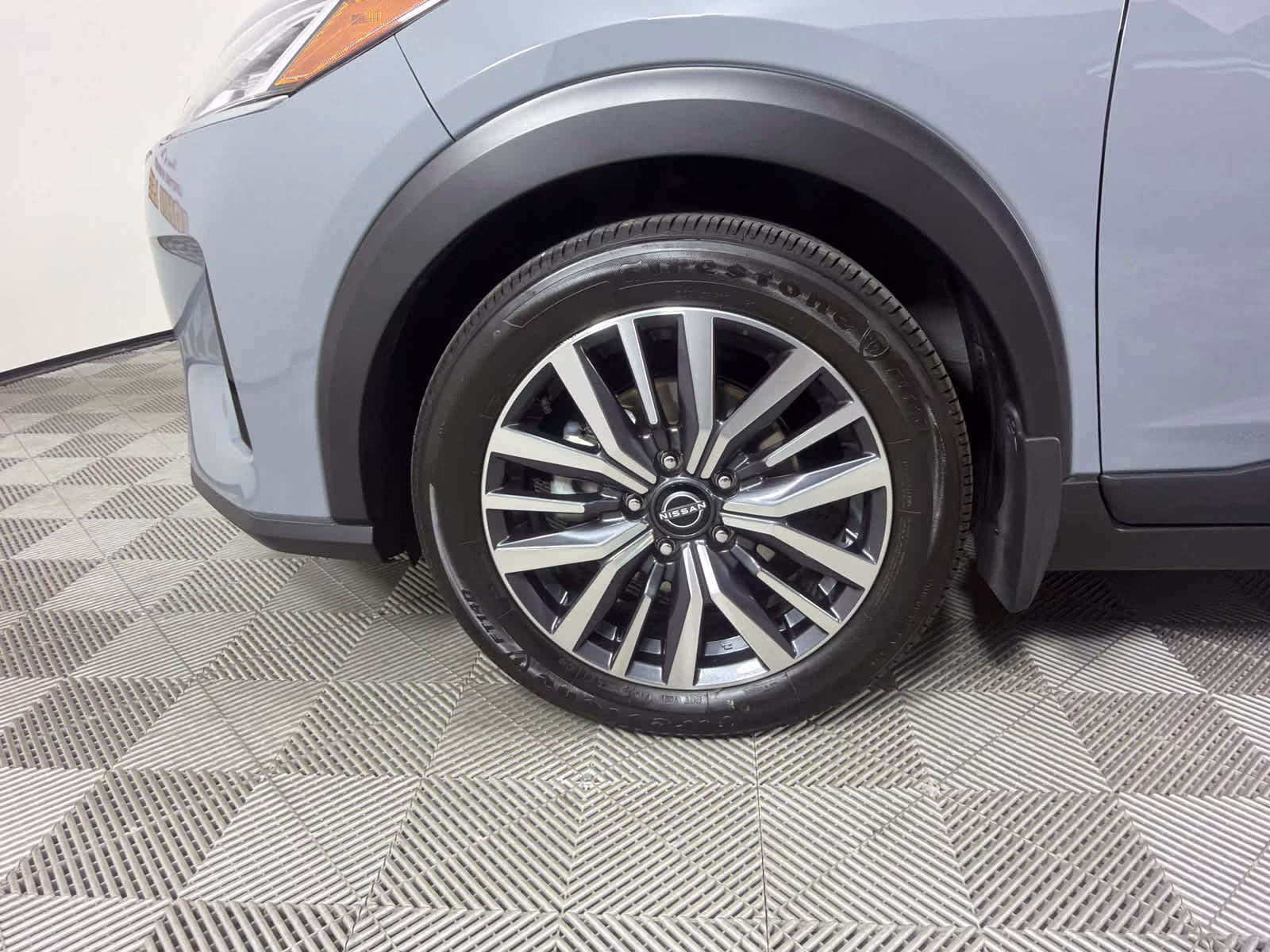 2024 Boulder Gray Pearl Nissan Kicks SV FWD SUV