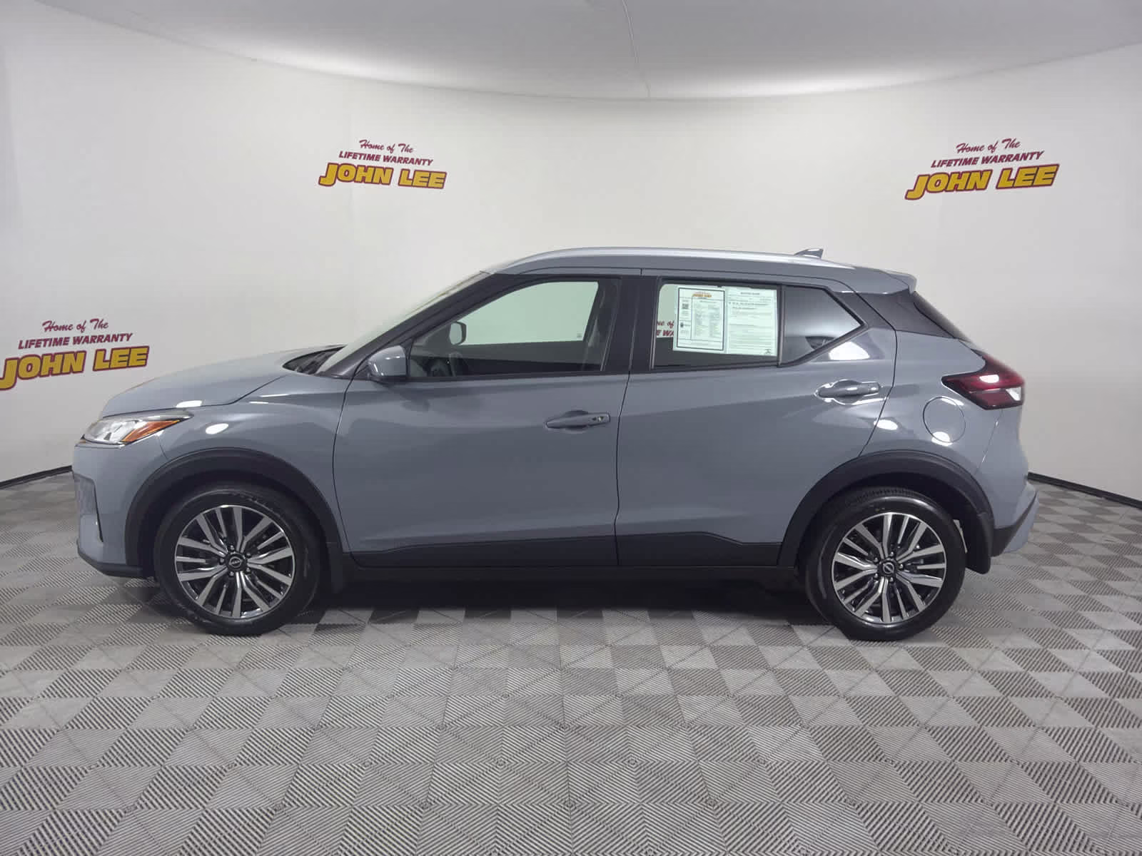 2024 Boulder Gray Pearl Nissan Kicks SV FWD SUV