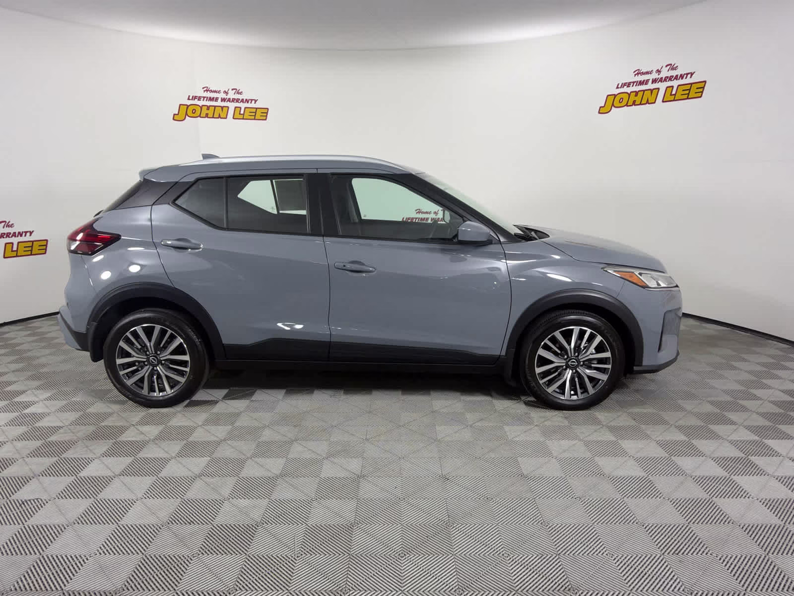 2024 Boulder Gray Pearl Nissan Kicks SV FWD SUV
