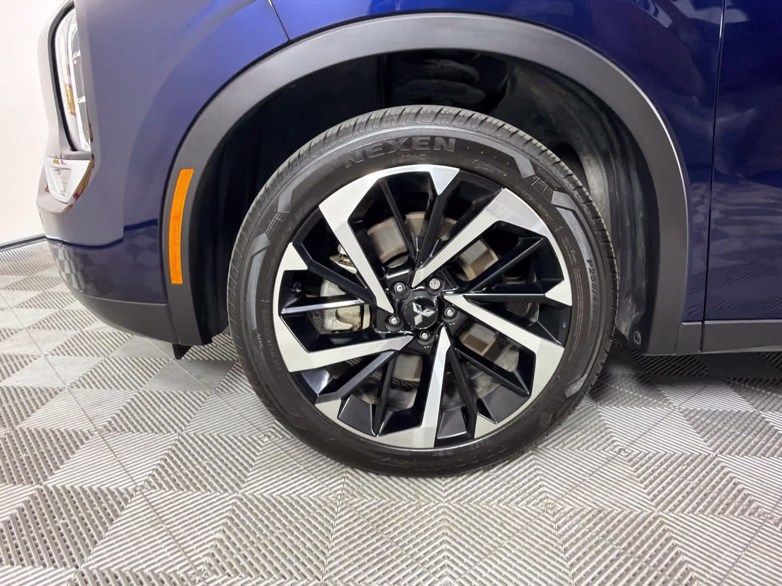 2024 Cosmic Blue Metallic Mitsubishi Outlander SE FWD SUV