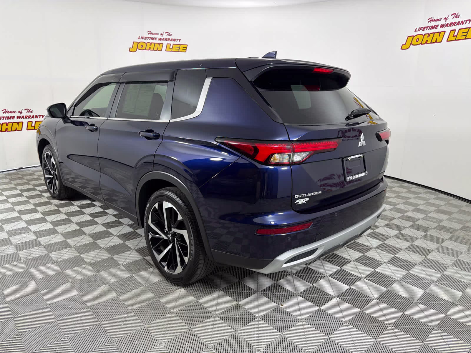 2024 Cosmic Blue Metallic Mitsubishi Outlander SE FWD SUV