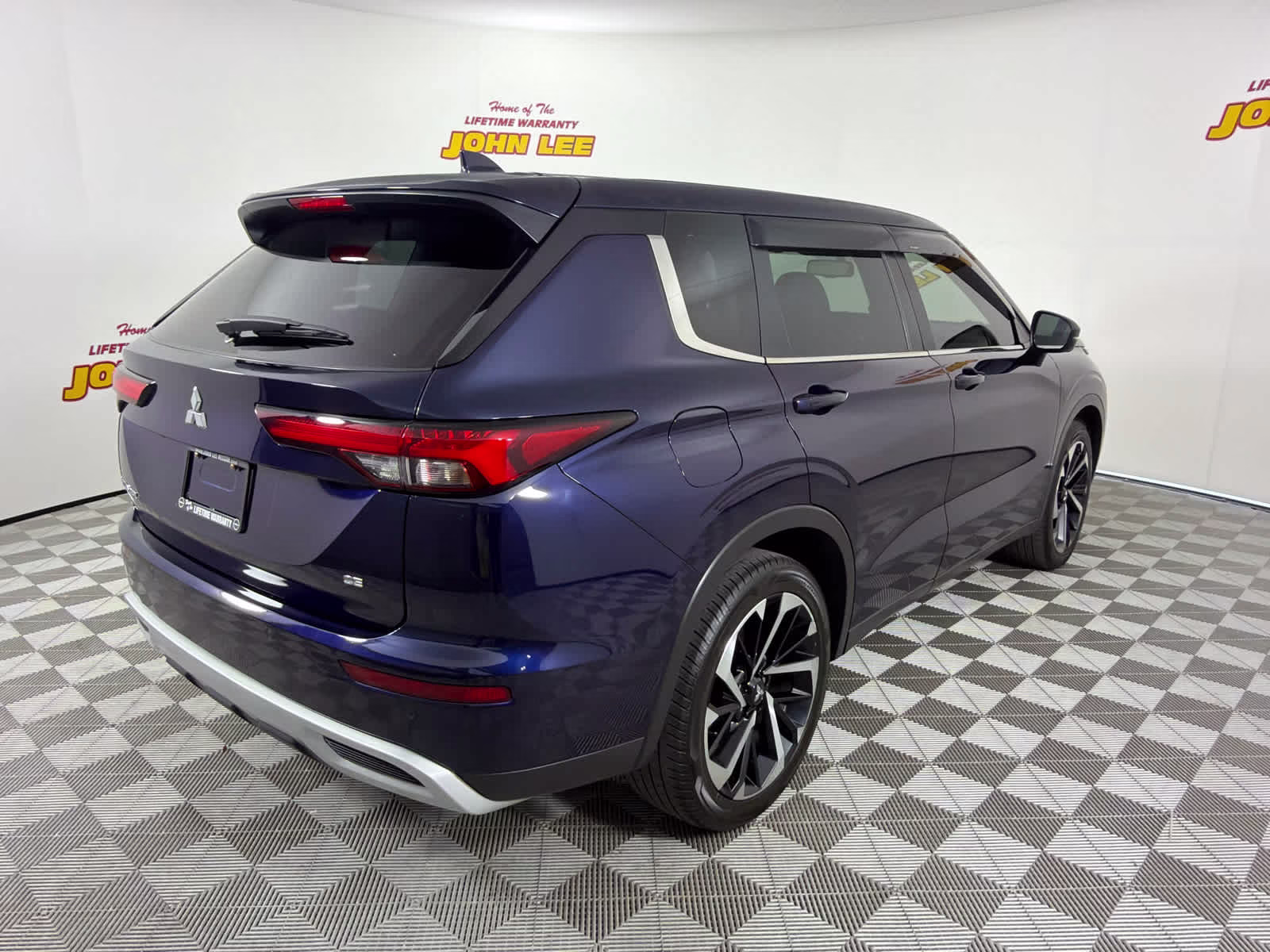 2024 Cosmic Blue Metallic Mitsubishi Outlander SE FWD SUV