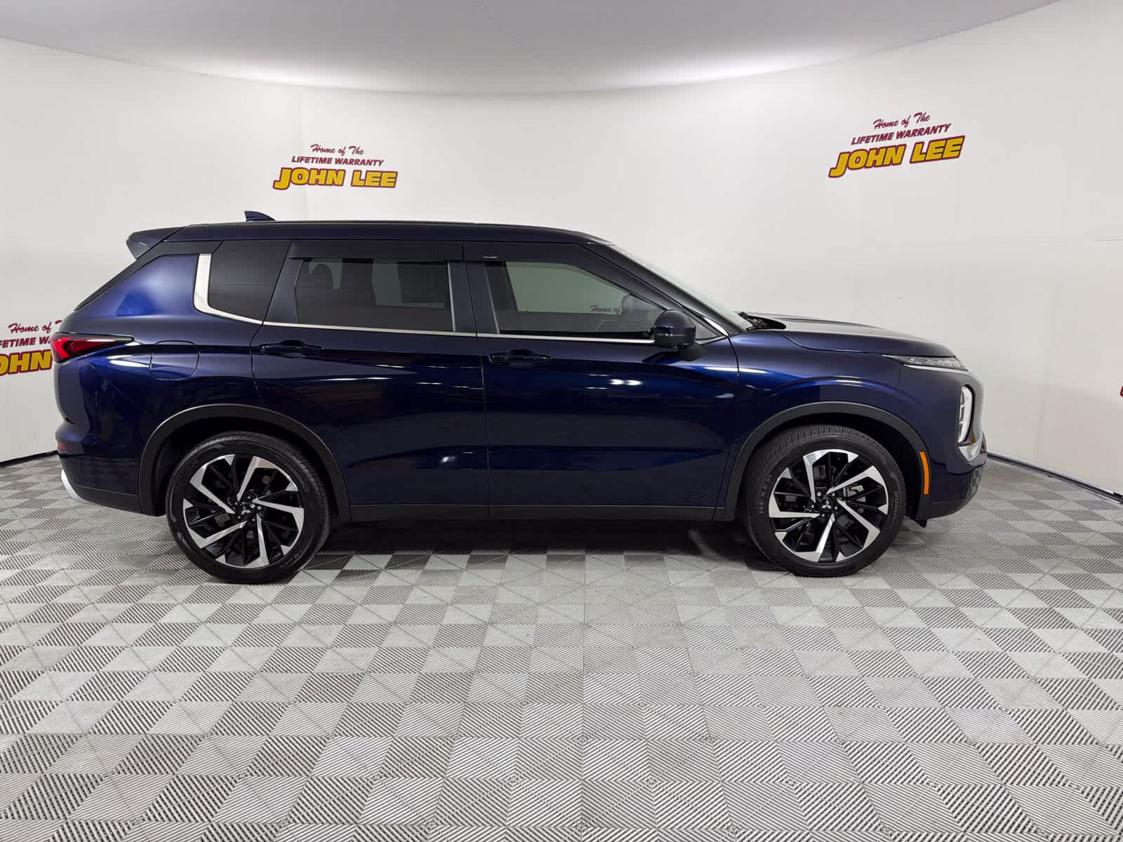 2024 Cosmic Blue Metallic Mitsubishi Outlander SE FWD SUV