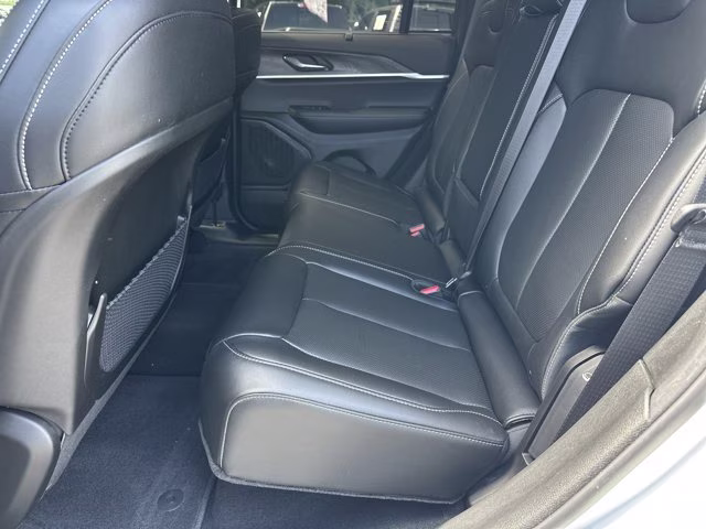 2025 Bright White Clearcoat Jeep Grand Cherokee Limited 4X4 SUV