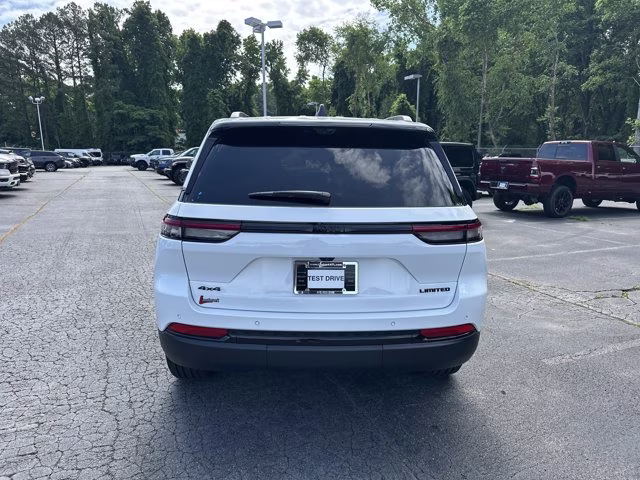 2025 Bright White Clearcoat Jeep Grand Cherokee Limited 4X4 SUV