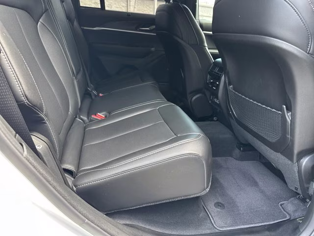 2025 Bright White Clearcoat Jeep Grand Cherokee Limited 4X4 SUV
