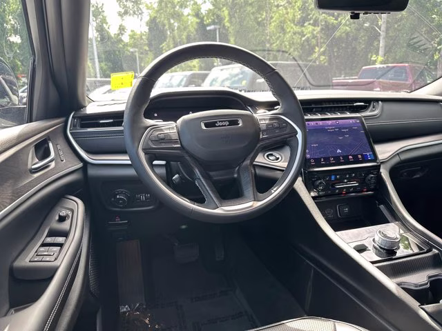 2025 Bright White Clearcoat Jeep Grand Cherokee Limited 4X4 SUV