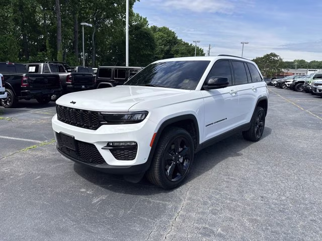 2025 Bright White Clearcoat Jeep Grand Cherokee Limited 4X4 SUV