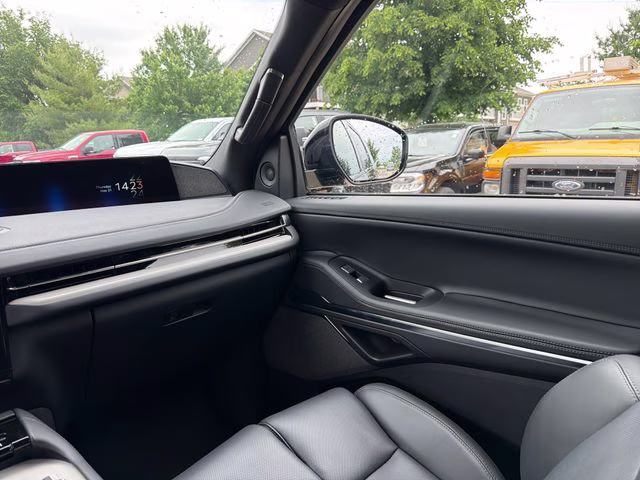 2026 Infinite Black Metallic Clearcoat Lincoln Navigator Reserve 4X4 SUV