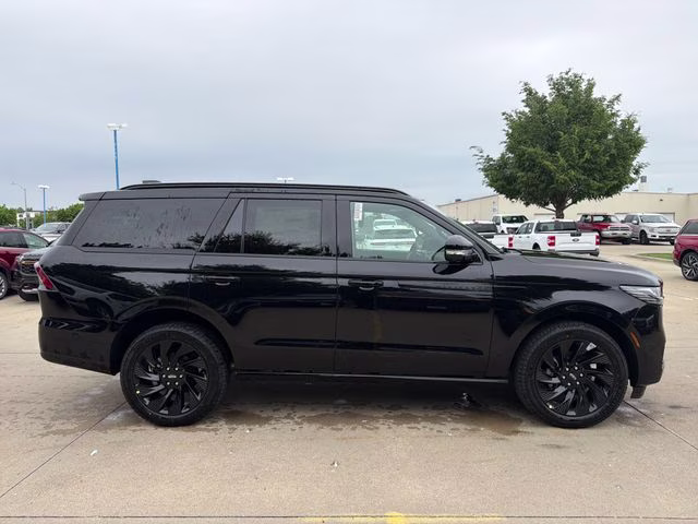2026 Infinite Black Metallic Clearcoat Lincoln Navigator Reserve 4X4 SUV