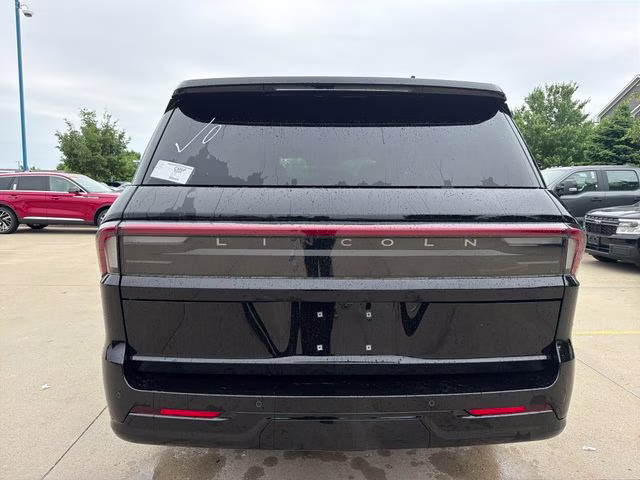 2026 Infinite Black Metallic Clearcoat Lincoln Navigator Reserve 4X4 SUV