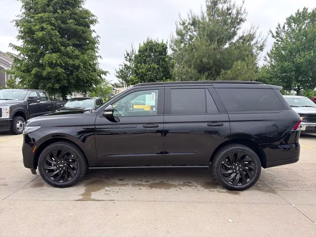 2026 Infinite Black Metallic Clearcoat Lincoln Navigator Reserve 4X4 SUV