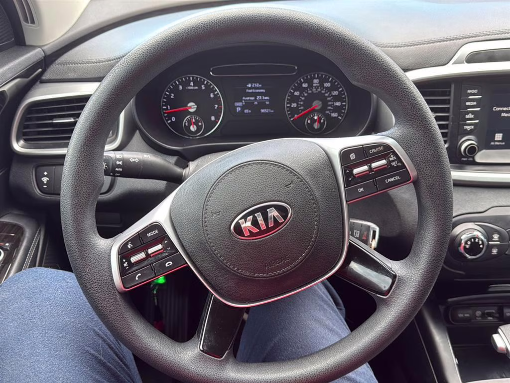 2020 Snow White Pearl Kia Sorento L FWD SUV