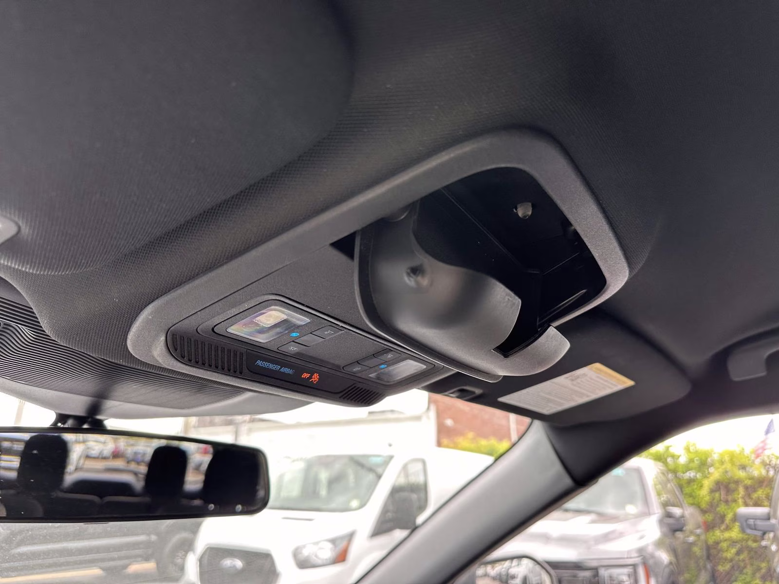 2020 Oxford White Ford Explorer XLT 4WD 4X4 SUV
