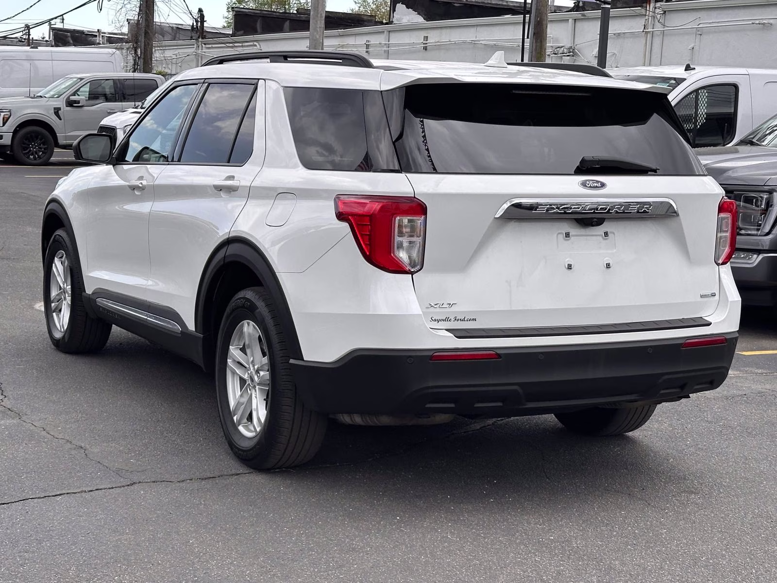 2020 Oxford White Ford Explorer XLT 4WD 4X4 SUV
