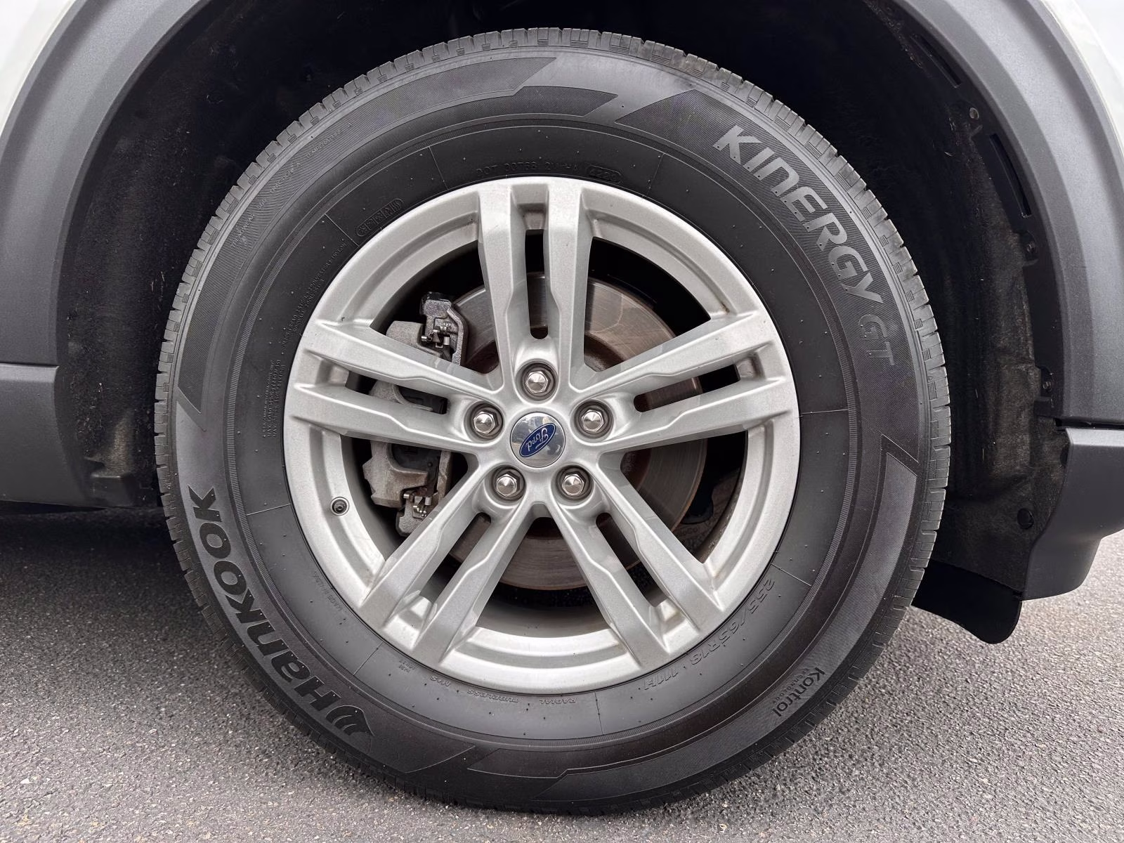 2020 Oxford White Ford Explorer XLT 4WD 4X4 SUV