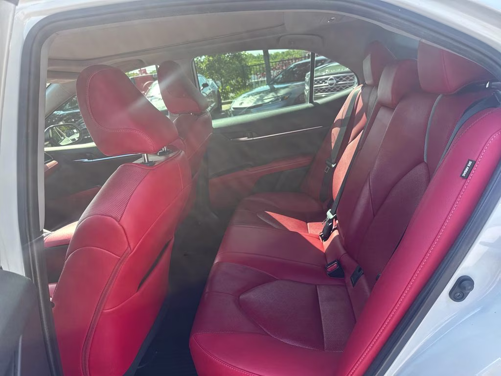 2020 Pearl Toyota Camry XSE FWD Sedan