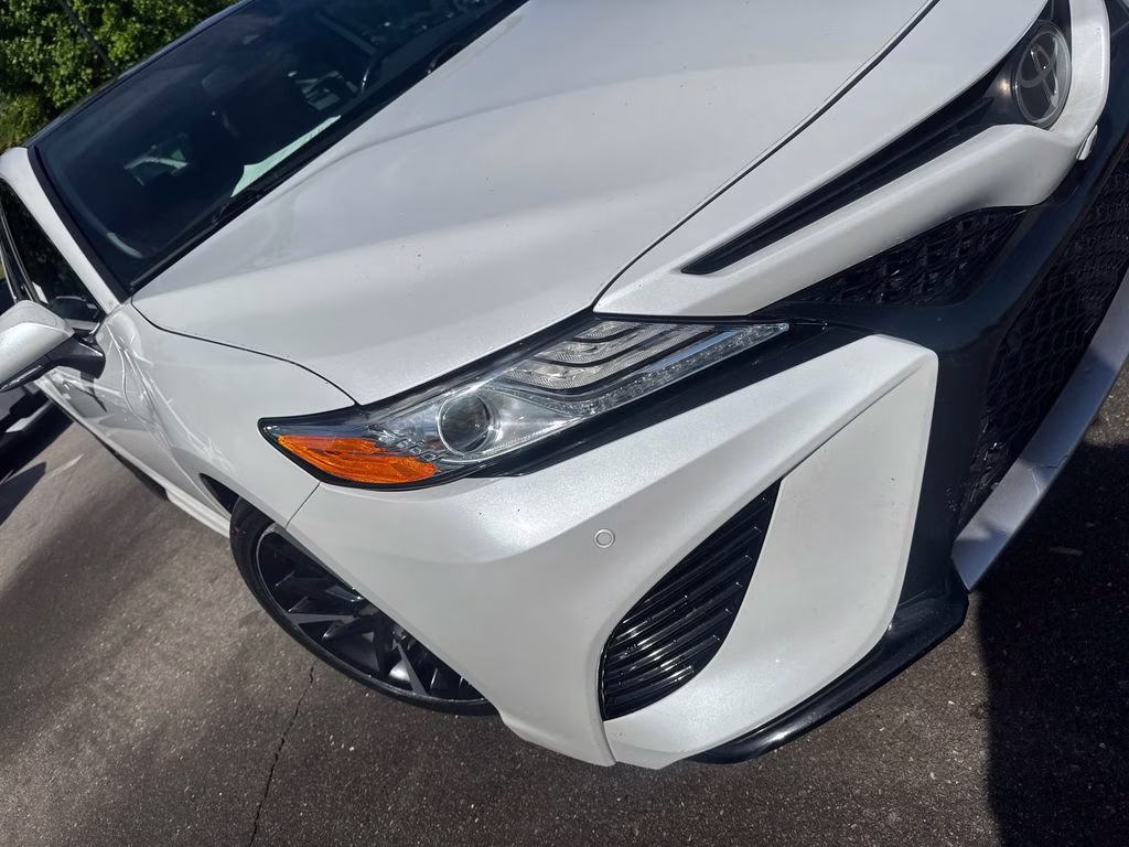 2020 Pearl Toyota Camry XSE FWD Sedan