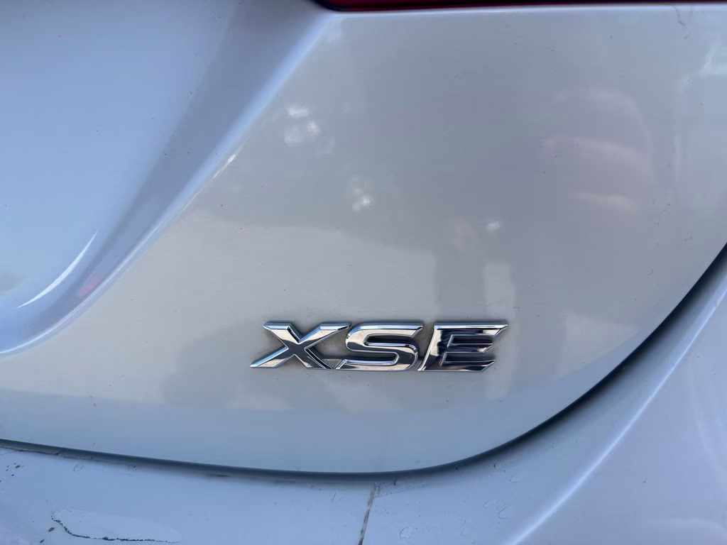 2020 Pearl Toyota Camry XSE FWD Sedan
