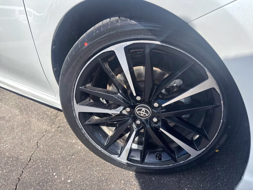 2020 Pearl Toyota Camry XSE FWD Sedan