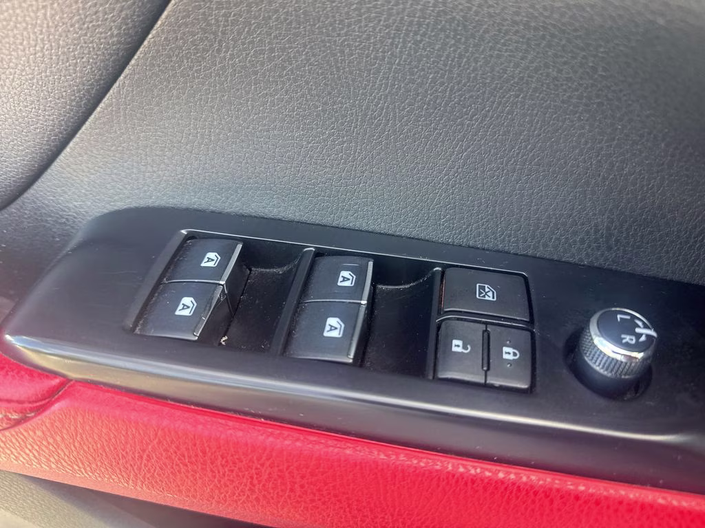 2020 Pearl Toyota Camry XSE FWD Sedan