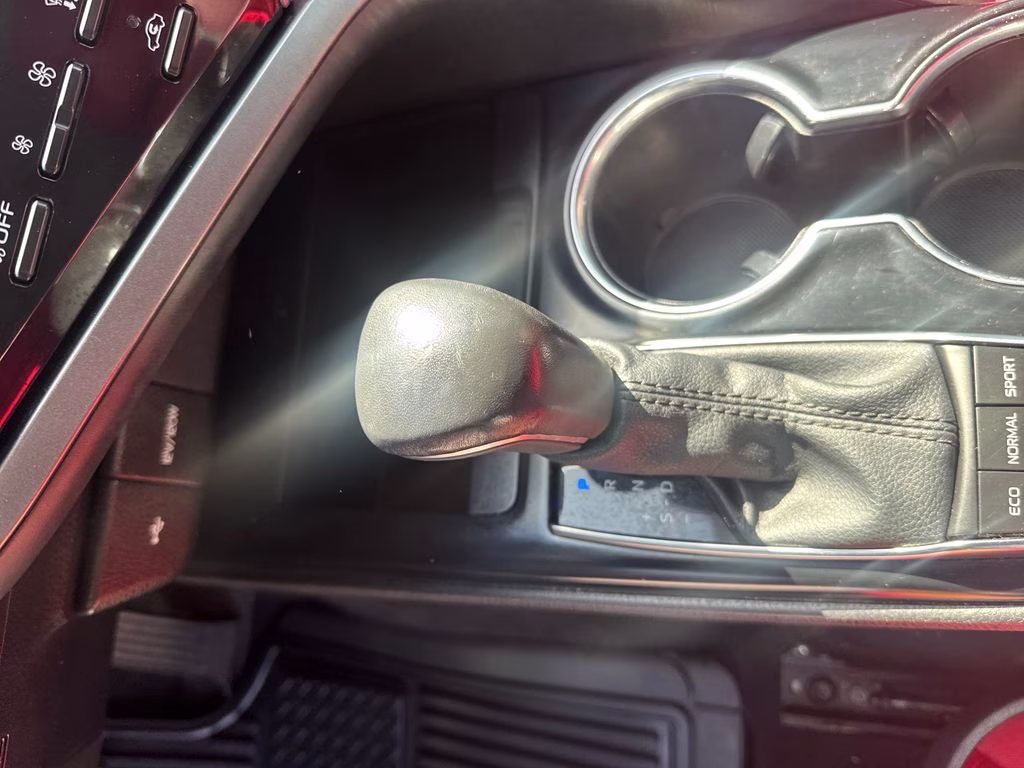 2020 Pearl Toyota Camry XSE FWD Sedan