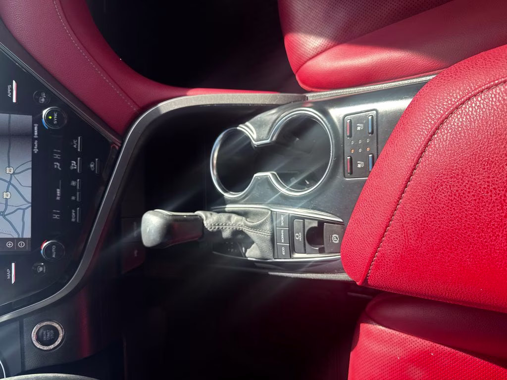 2020 Pearl Toyota Camry XSE FWD Sedan