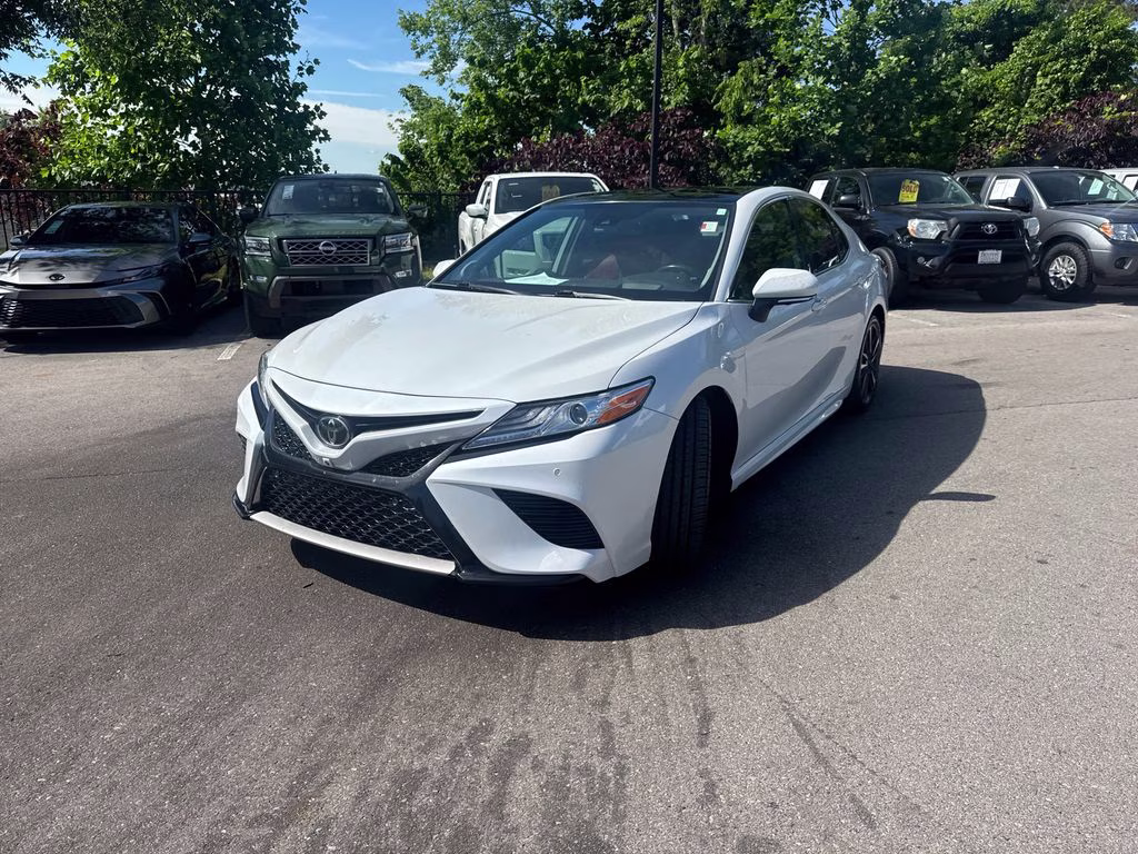 2020 Pearl Toyota Camry XSE FWD Sedan