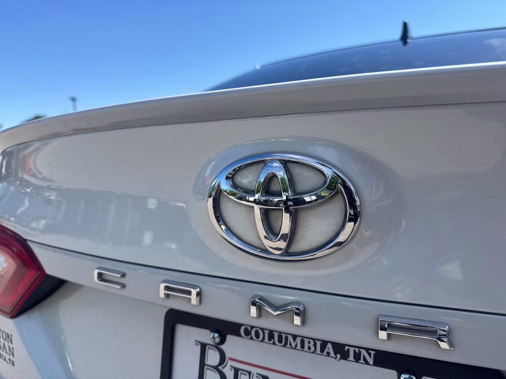 2020 Pearl Toyota Camry XSE FWD Sedan