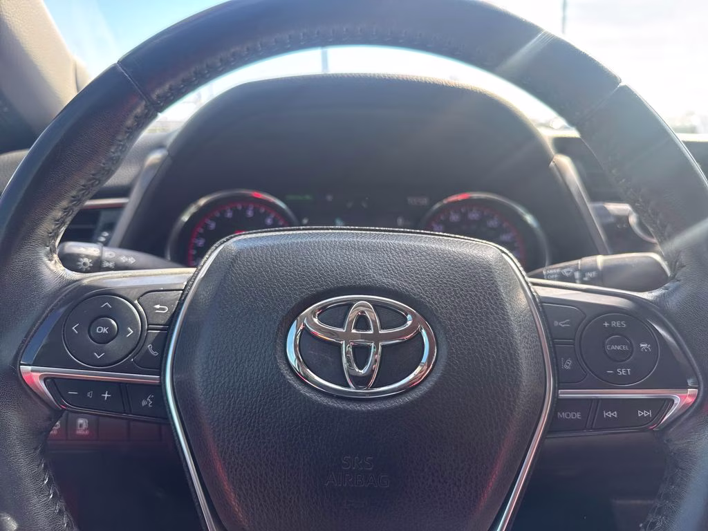 2020 Pearl Toyota Camry XSE FWD Sedan
