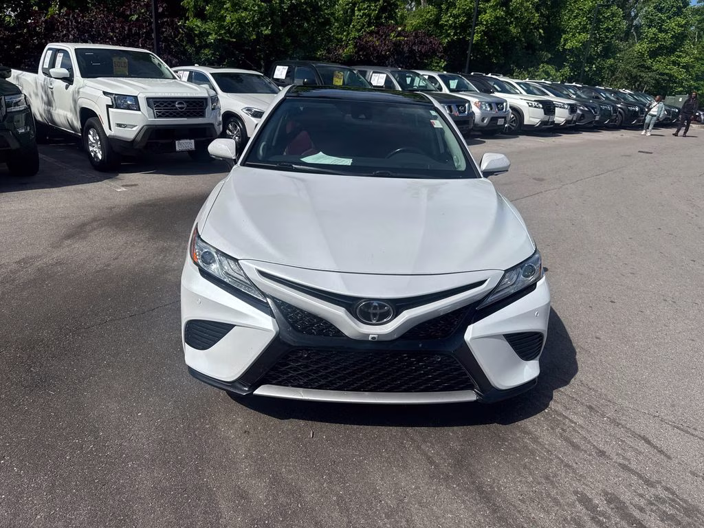 2020 Pearl Toyota Camry XSE FWD Sedan