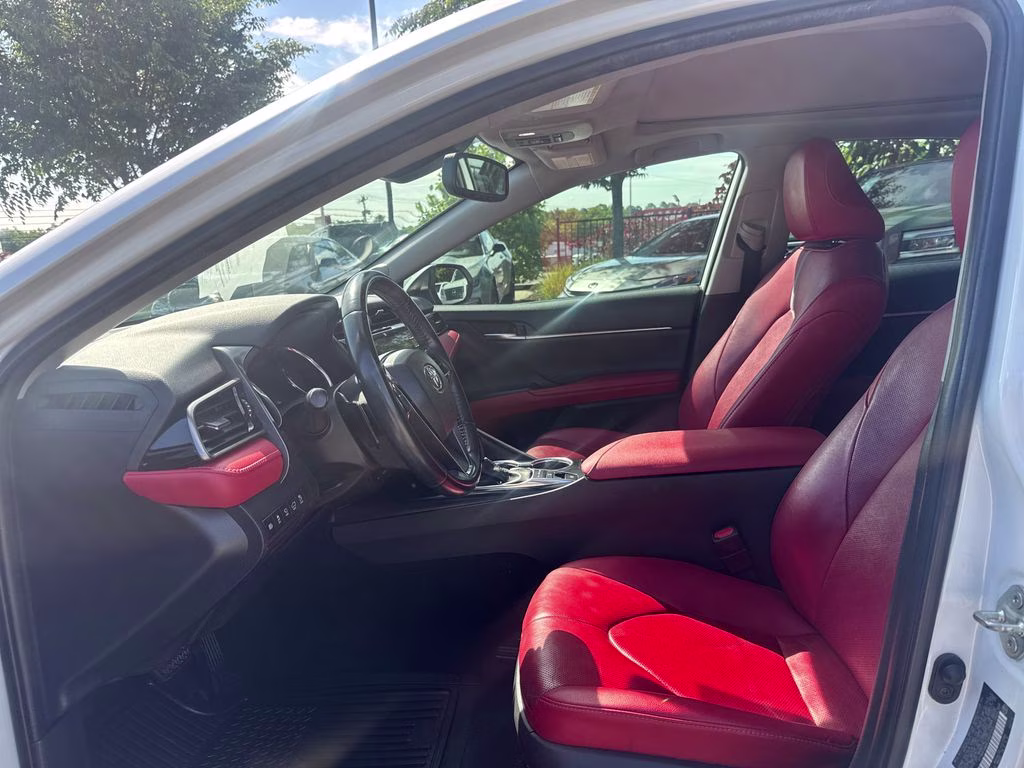 2020 Pearl Toyota Camry XSE FWD Sedan