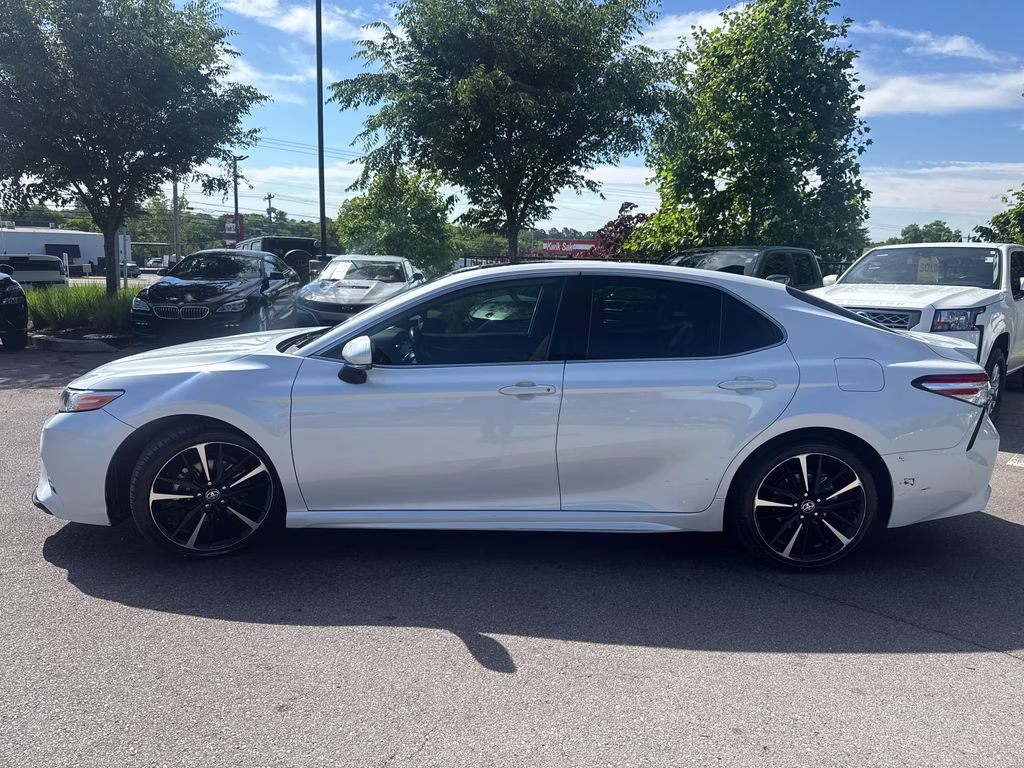 2020 Pearl Toyota Camry XSE FWD Sedan