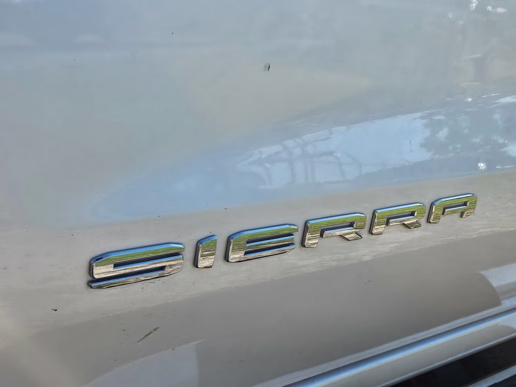 2022 White Frost Tricoat GMC Sierra 1500 SLT 4X4 Truck