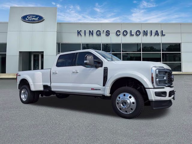 2026 Star White Metallic Tri-Coat Ford Super Duty F-450 DRW Platinum Crew Cab 4x4 High Output Diesel 4X4 Truck