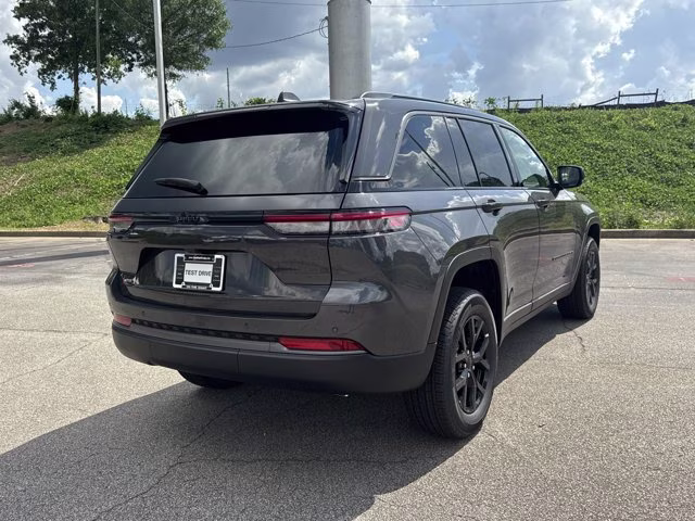 2026 Baltic Gray Metallic Clearcoat Jeep Grand Cherokee Laredo Altitude RWD SUV