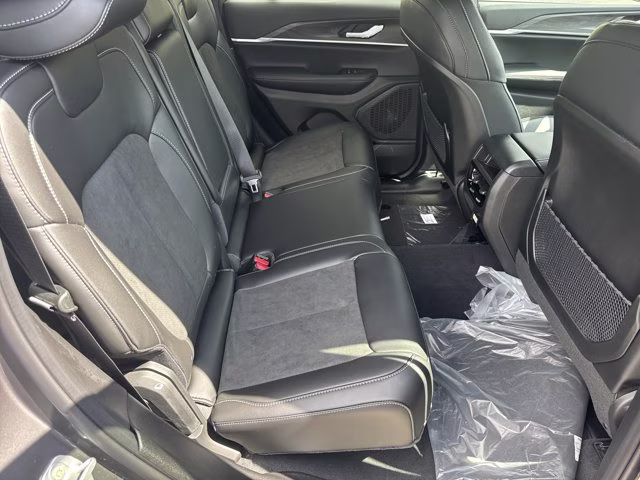 2026 Baltic Gray Metallic Clearcoat Jeep Grand Cherokee Laredo Altitude RWD SUV