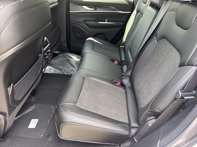 2026 Baltic Gray Metallic Clearcoat Jeep Grand Cherokee Laredo Altitude RWD SUV