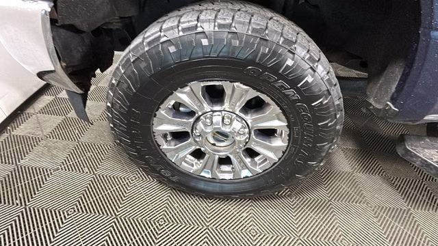2017 Blue Ford Super Duty F-250 SRW XLT 4X4 Truck